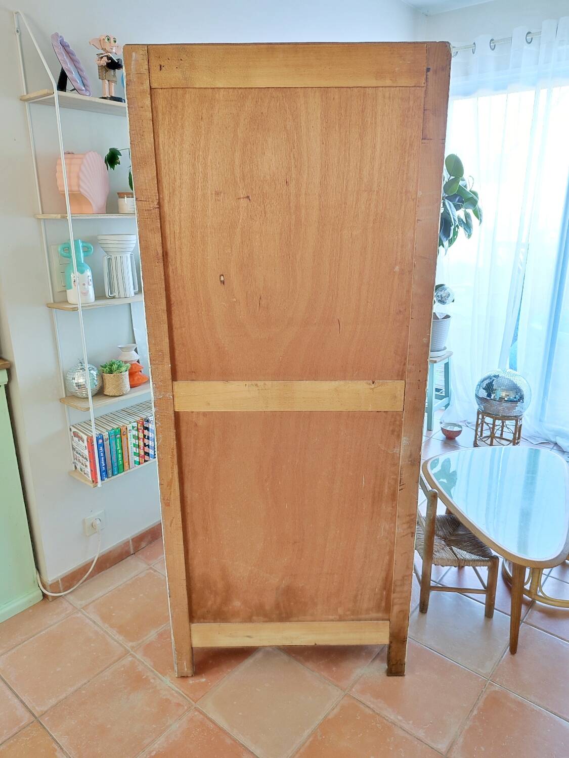 Armoire parisienne vintage, placard de rangement