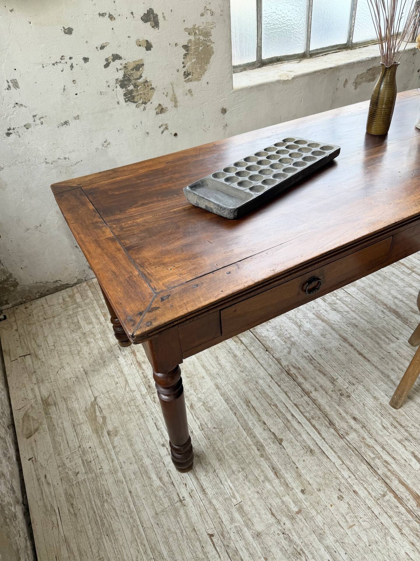 Table de ferme ou table de drapier noyer massif 1900