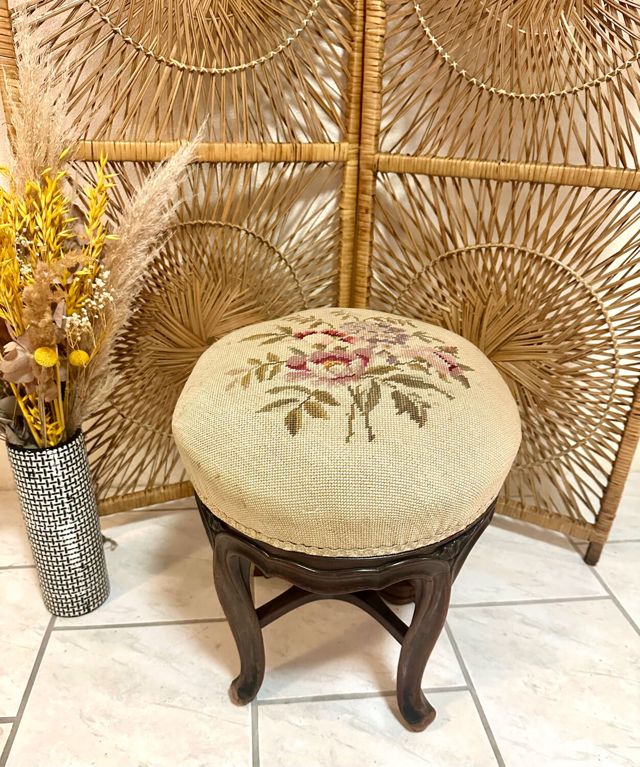 Antique Napoleon III adjustable piano stool and canvas