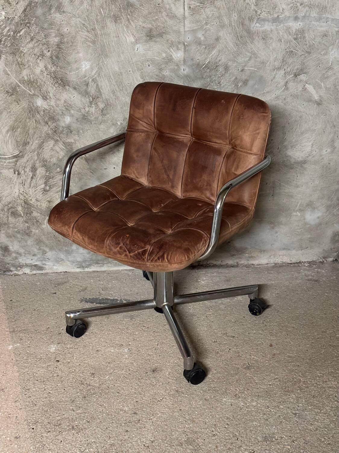 Storm leather office chair by Yves Christin for Airborne