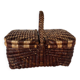 Basket with lids