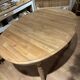 Table ovale en merisier naturel