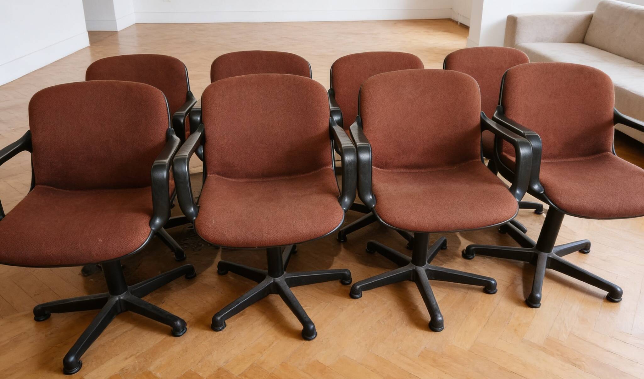 Suite de 8 fauteuil de bureau Comforto