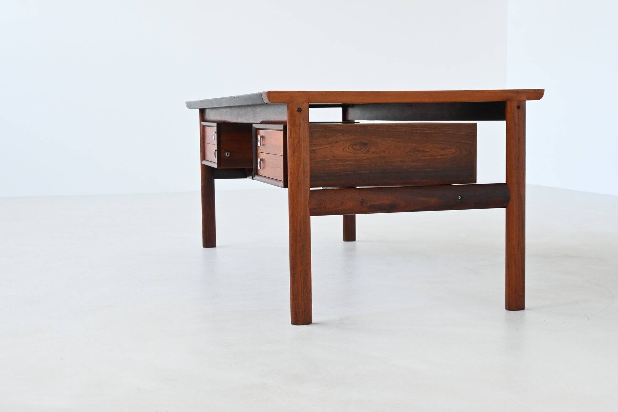 Arne Vodder desk in rosewood and leather Sibast Denmark 1960