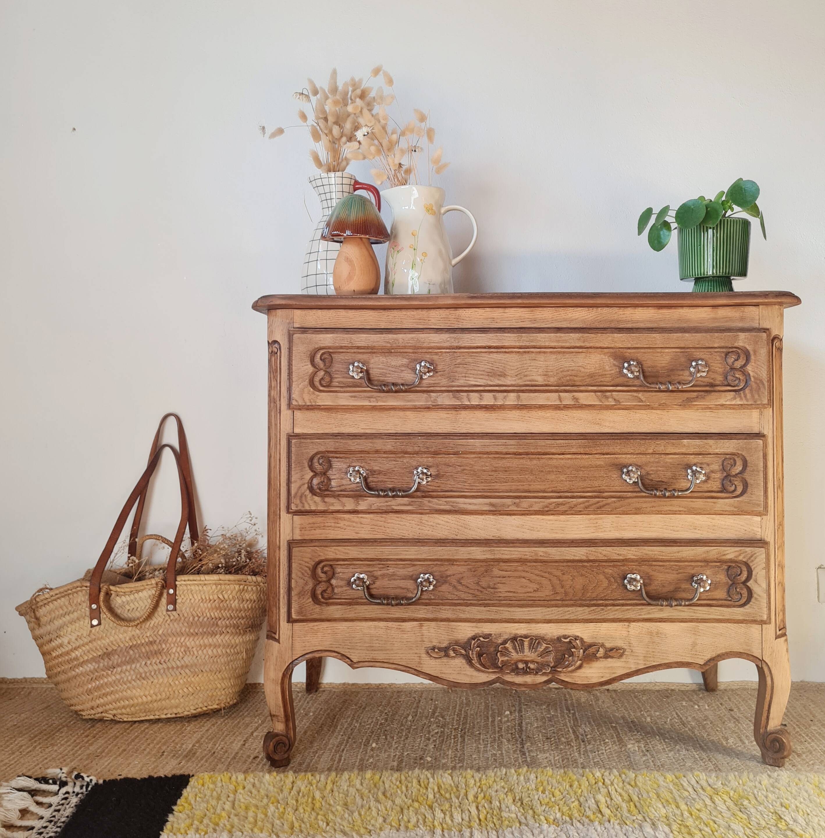 Antique commode with curved drawers - solid wood