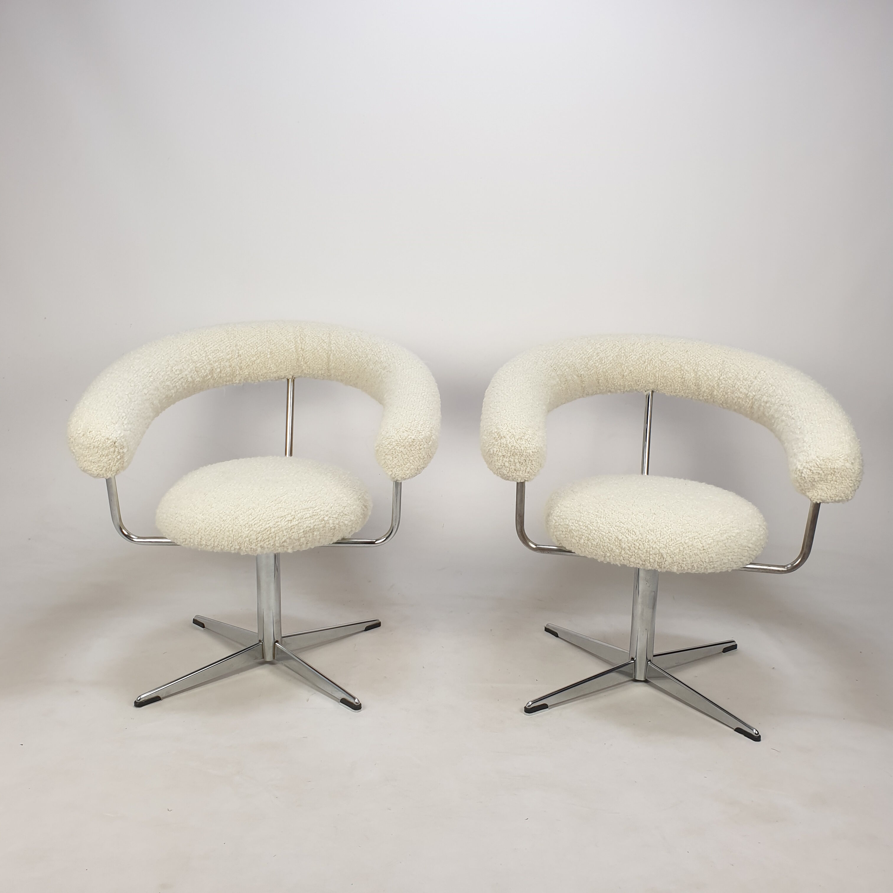 Ensemble de 2 fauteuils ronds, années 1970