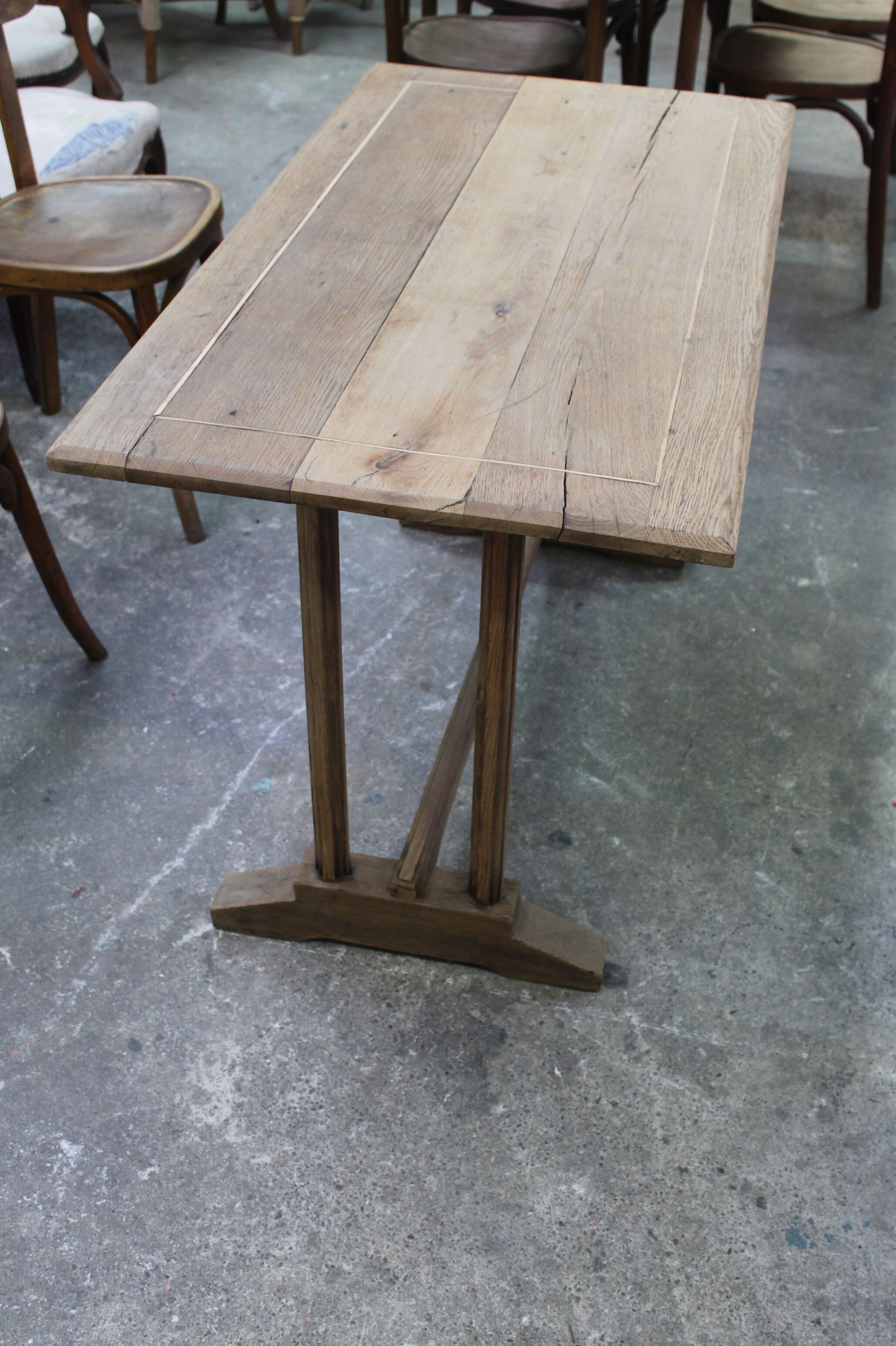 Ensemble d'une table et 4 chaises de bistrot