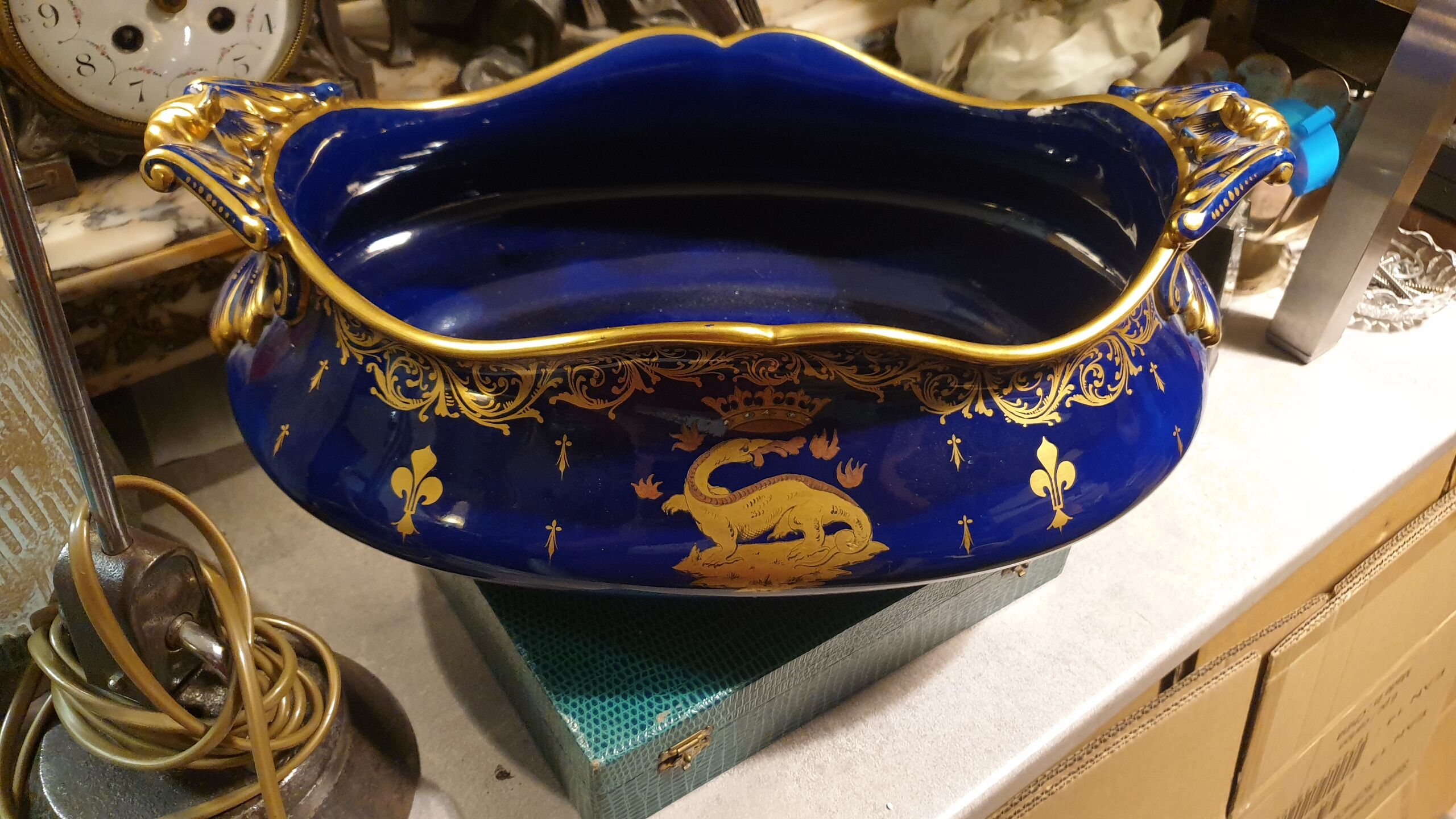 Gardener in blue porcelain of Tours, signed Herbinière.  Nineteenth century.