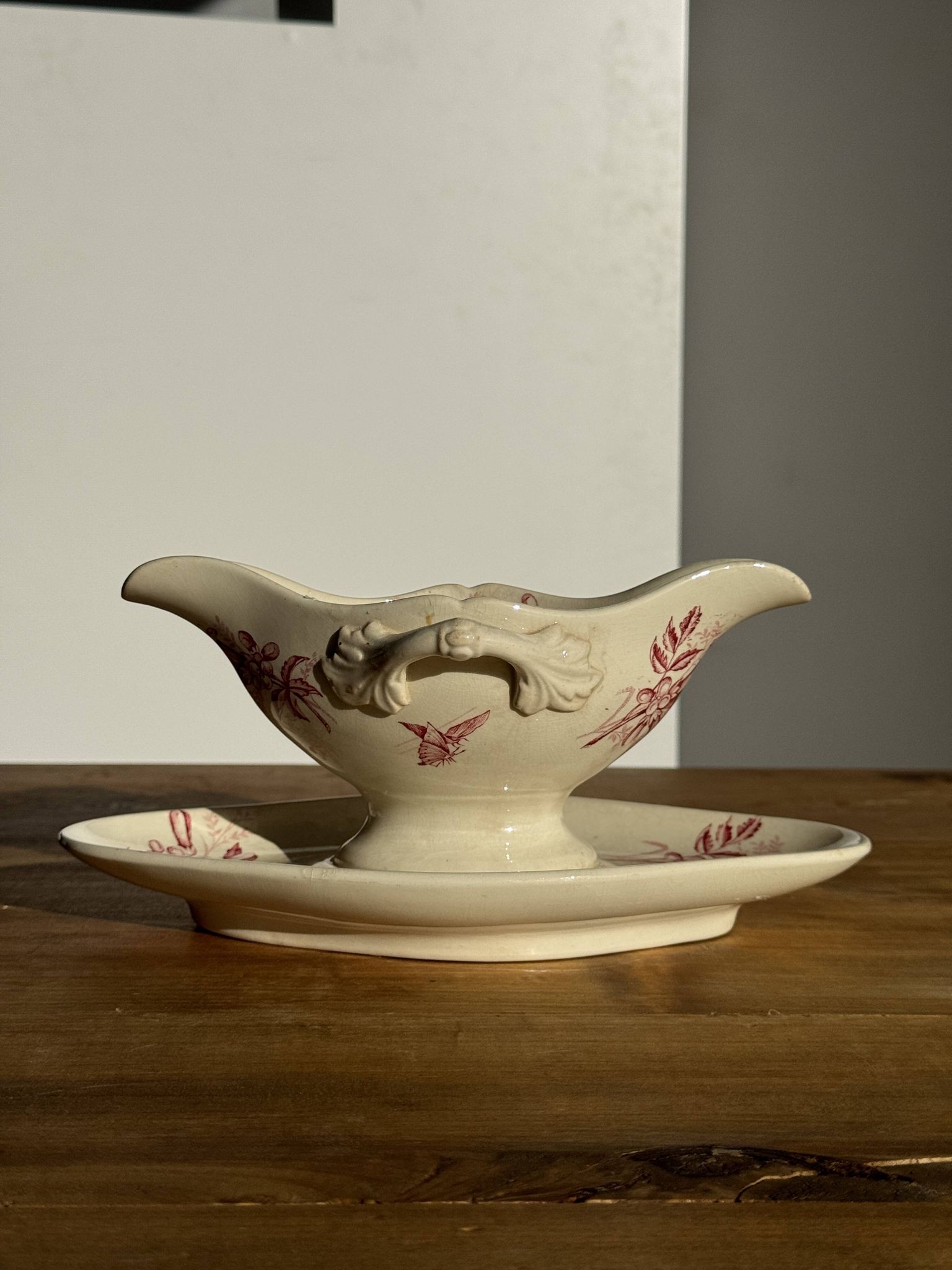 Saucier ancienne en faïence rose de Badonviller modèle Jasmin
