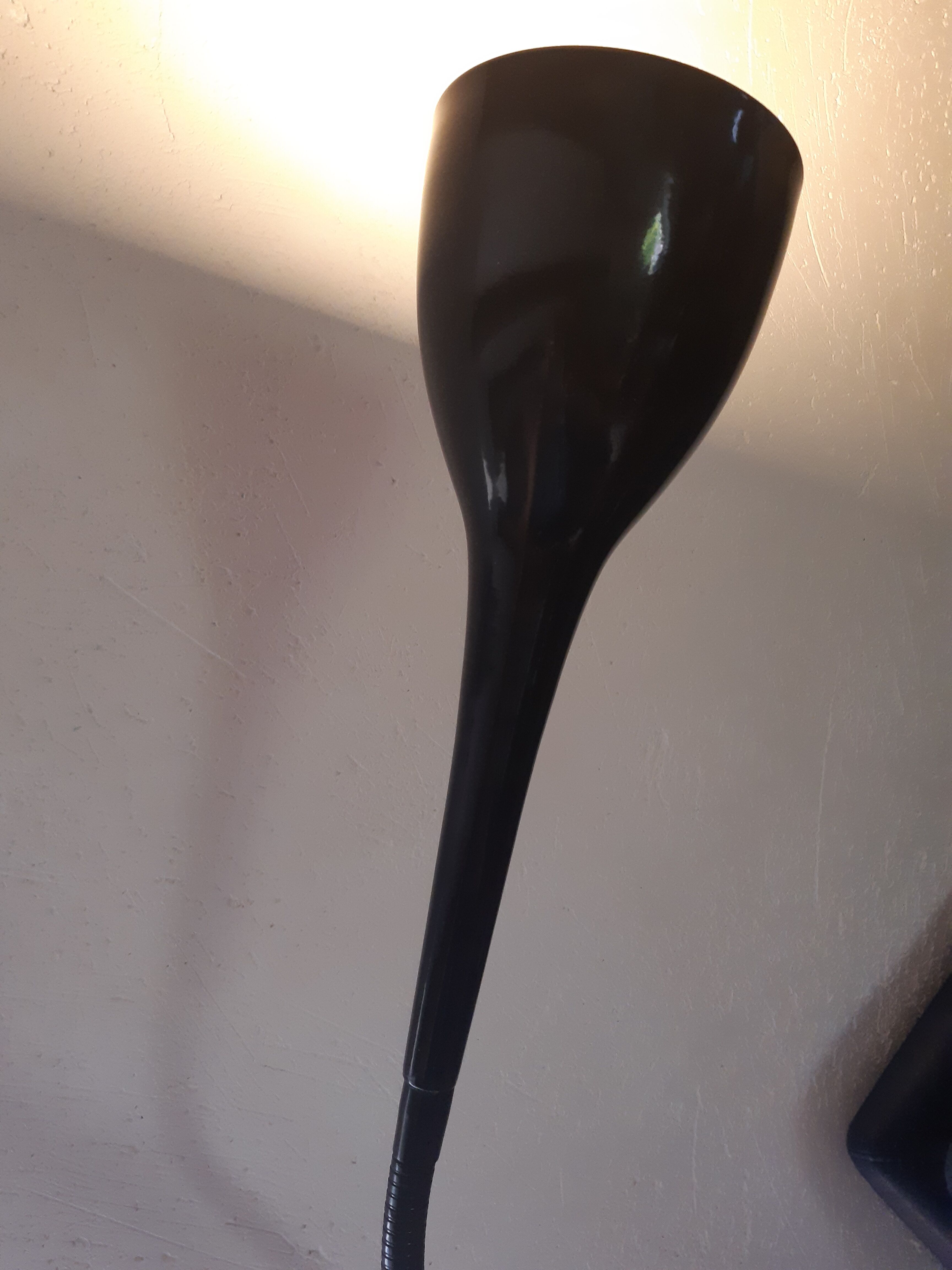 Flexible diabolo black lamp