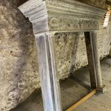 Fireplace mantel