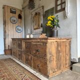 The workshop cabinet with 8 drawers.