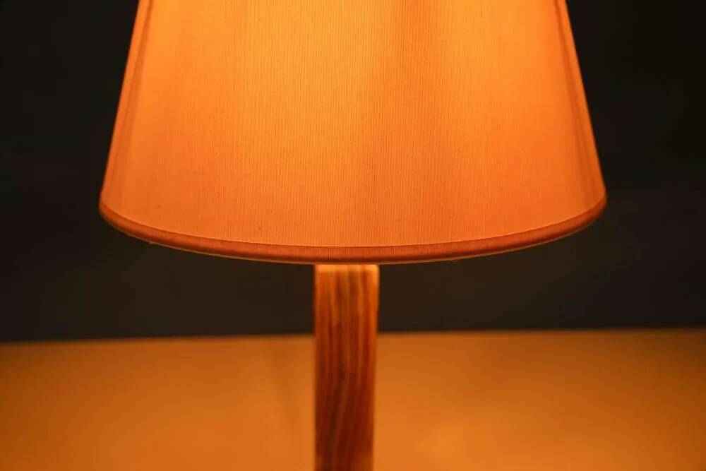 Vintage bedside lamp from the sixties, brass and natural stone Boho.