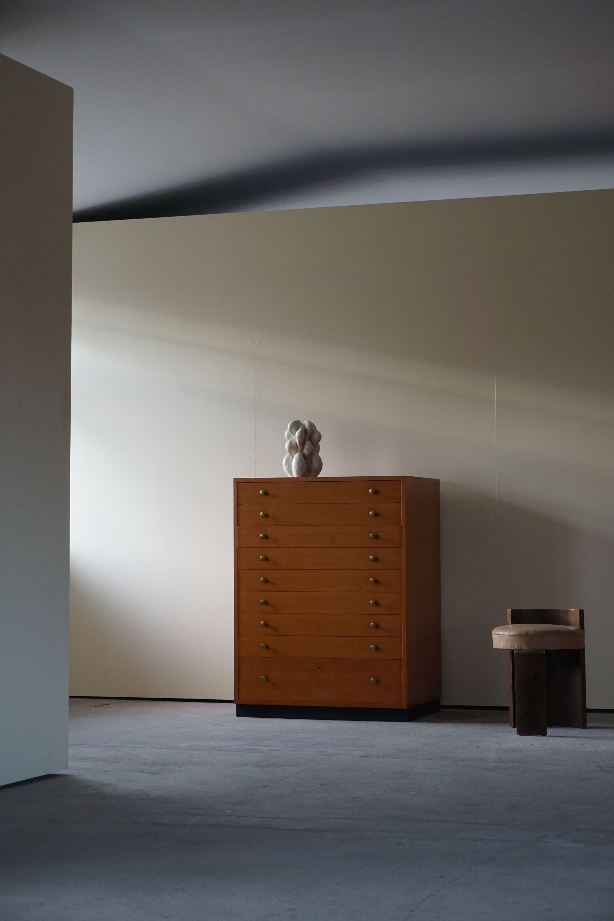 Oregon Pine Chest of Drawers with Brass Handles, 1970s