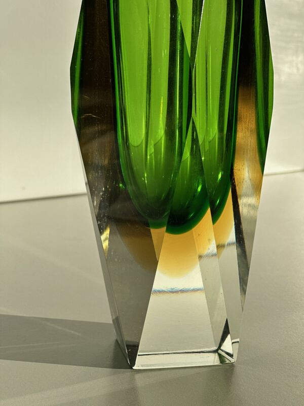 Vase Astonishing Green des années 1960, créé par Flavio Poli pour Seguso en verre de Murano.