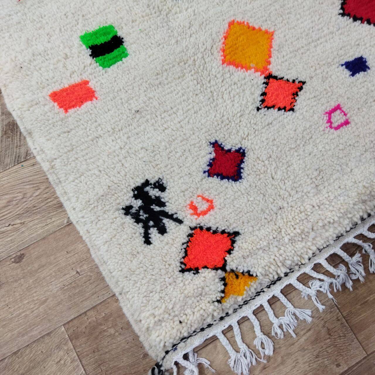 Tapis berbère marocain artisanal fait main 272 x 198 cm