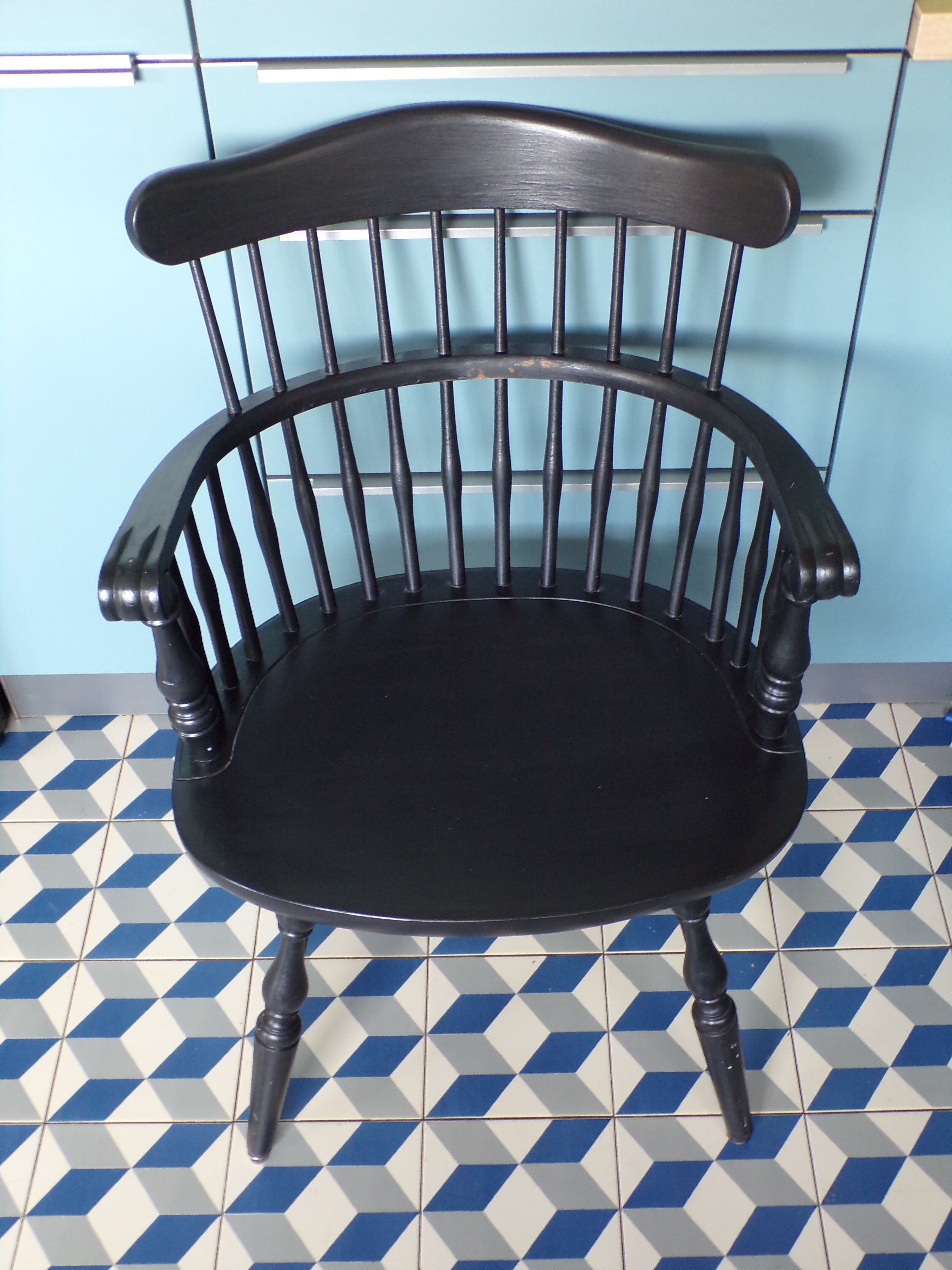 Nesto Scandinavian Windsor Chair