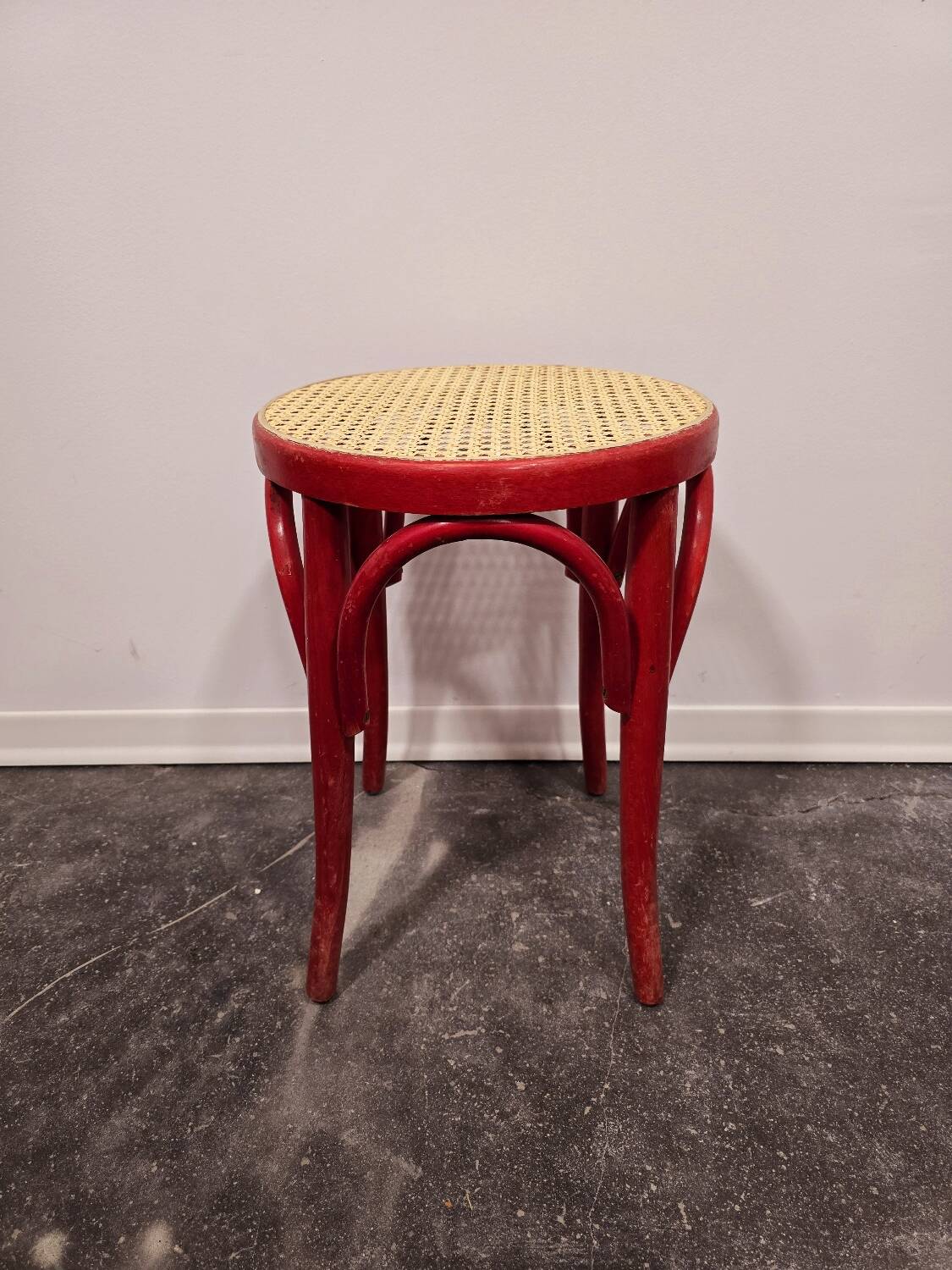 Tabouret craie rouge années 50