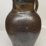Grand vase pichet en grès brun avec anse