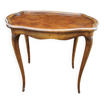 Petite table d'appoint en noyer et marqueterie