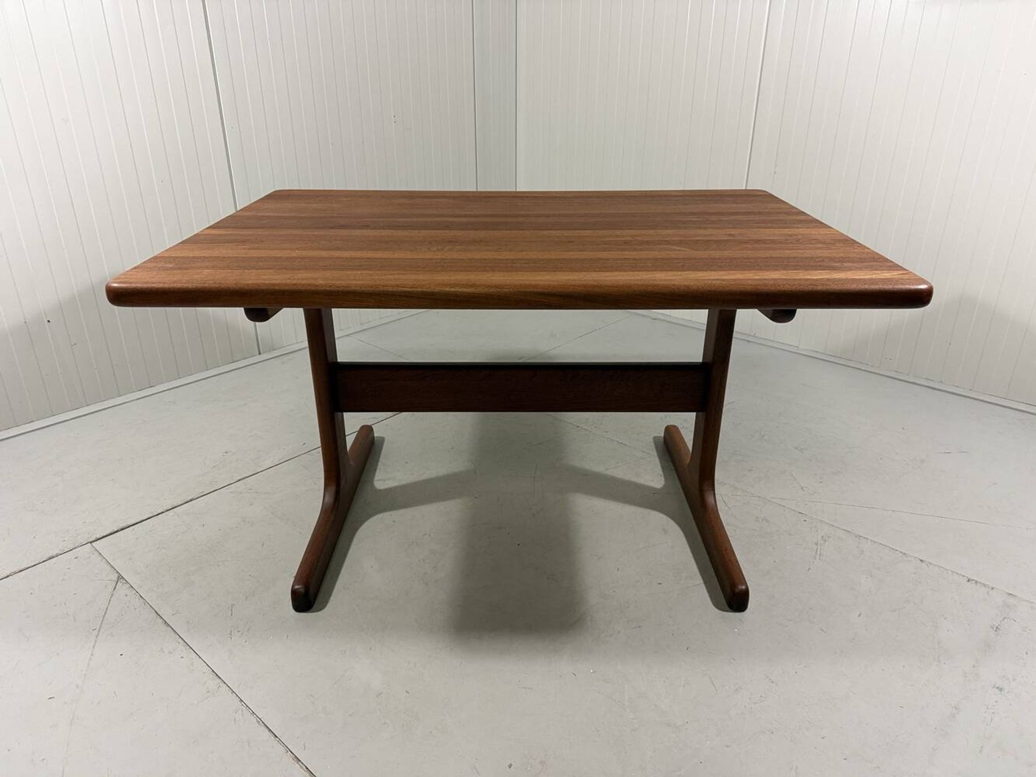 Table à manger en teck massif Danemark années 1970