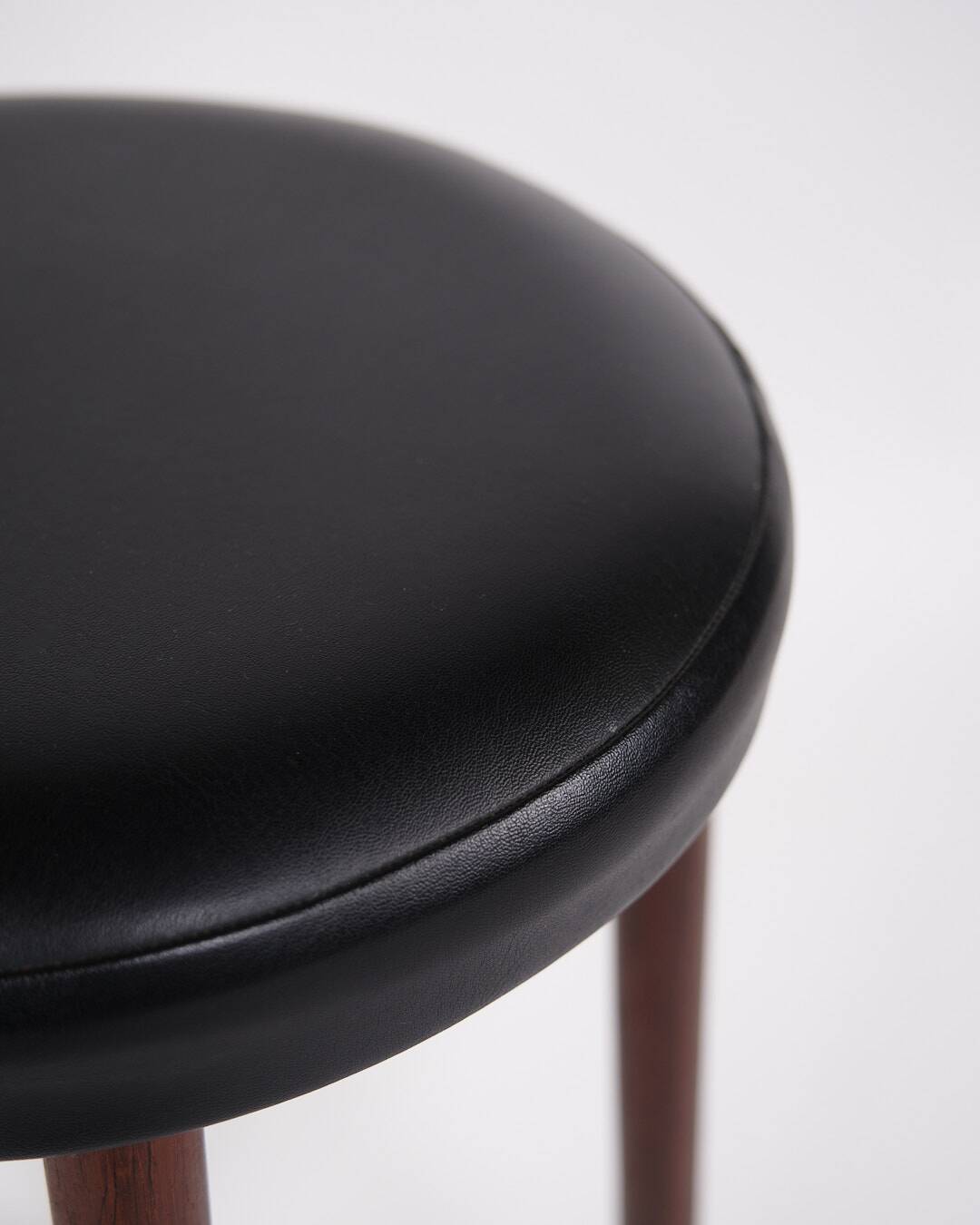 Tabouret de bar - bois de rose et cuir noir - design danois - années 1970