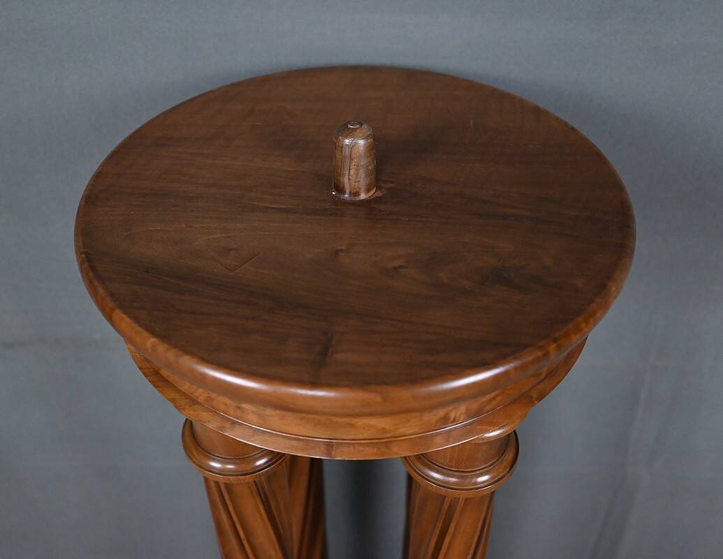 Swivelling stool in walnut, neo-Gothic style – 1900