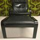 Fauteuil vintage IKEA années 1980 Cuir noir & ottoman