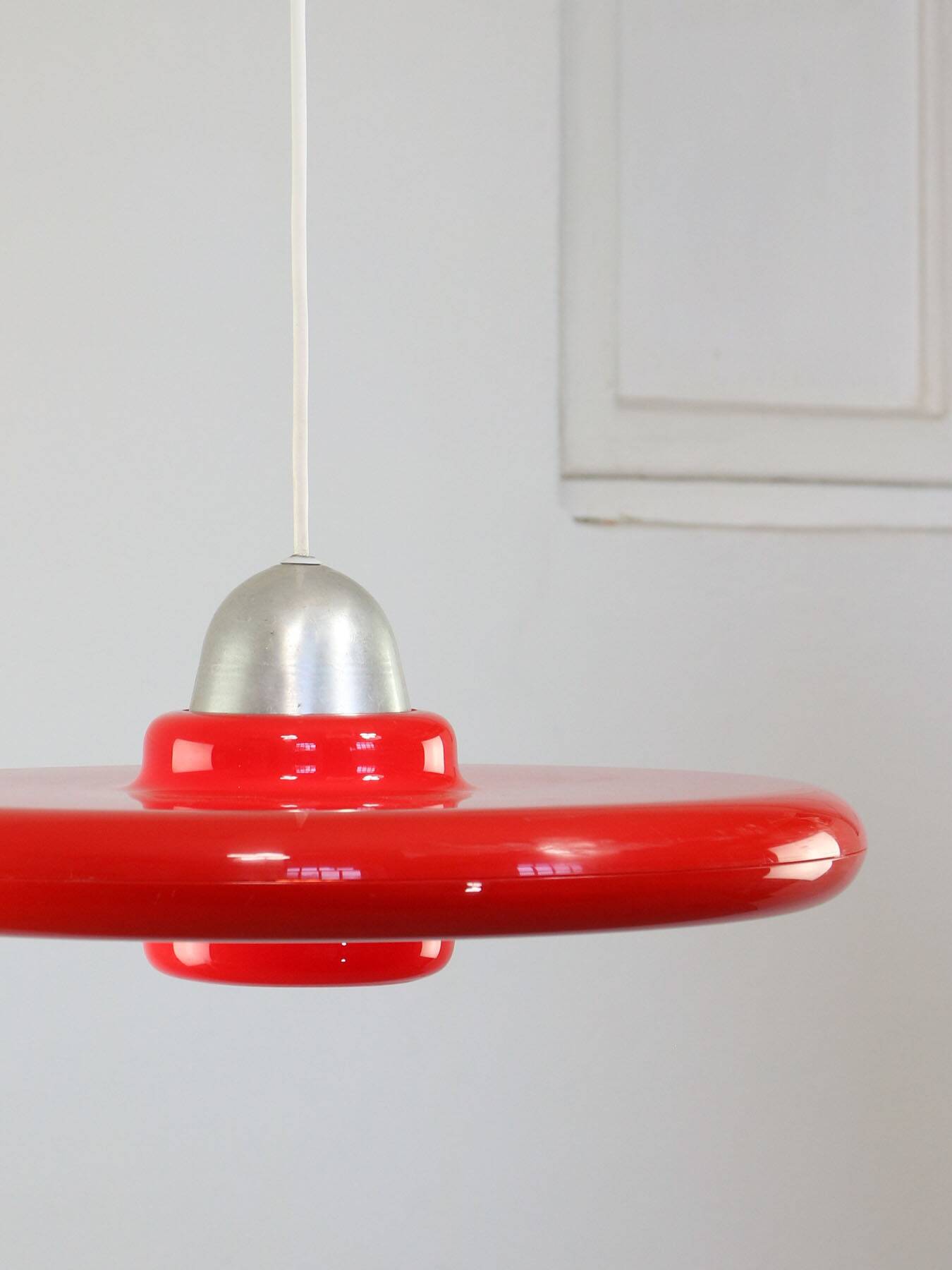 Space-Age Saucer Pendant in Red Plexiglas from Guzzini, 1960s