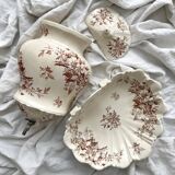 Antique wall fountain in ironstone, "Spring" Gien earthenware, late 19th century