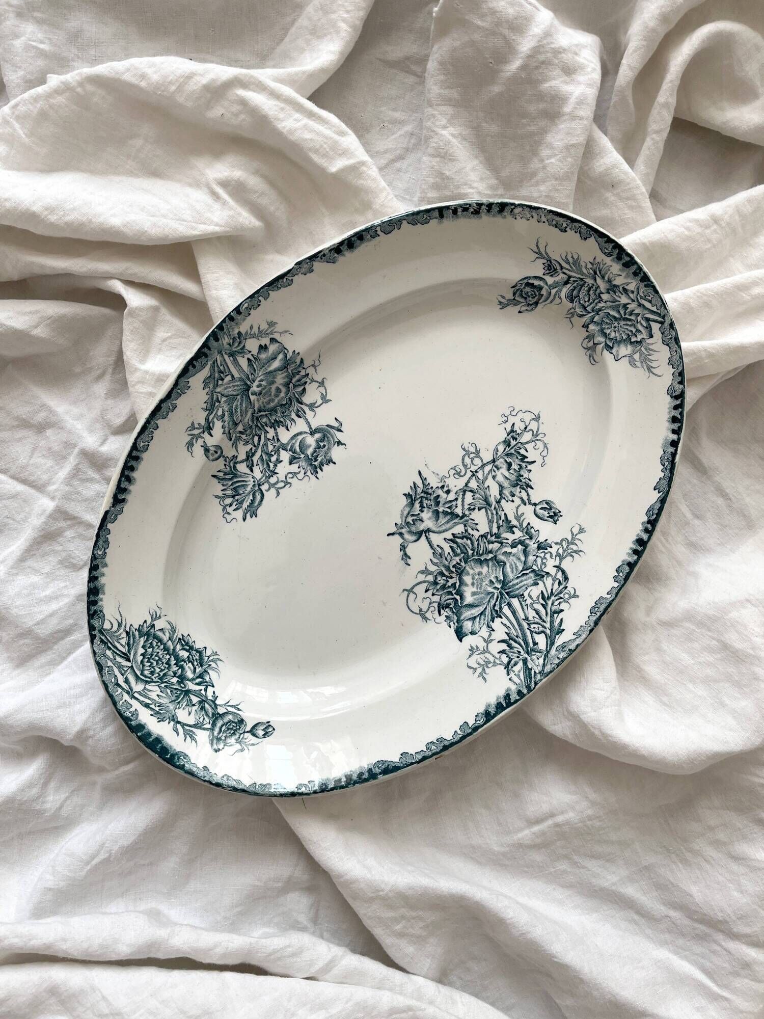 Oval iron earthenware dish "Pavots" Saint Amand A. Lebacqz & M. Bouchart