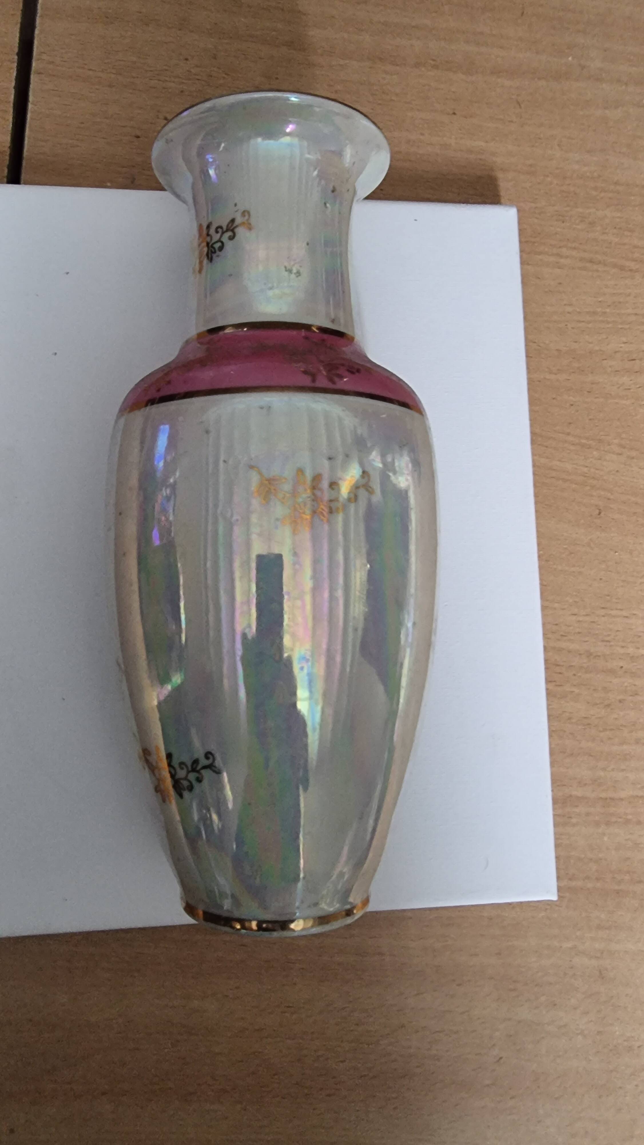 Japanese floral decoration vase