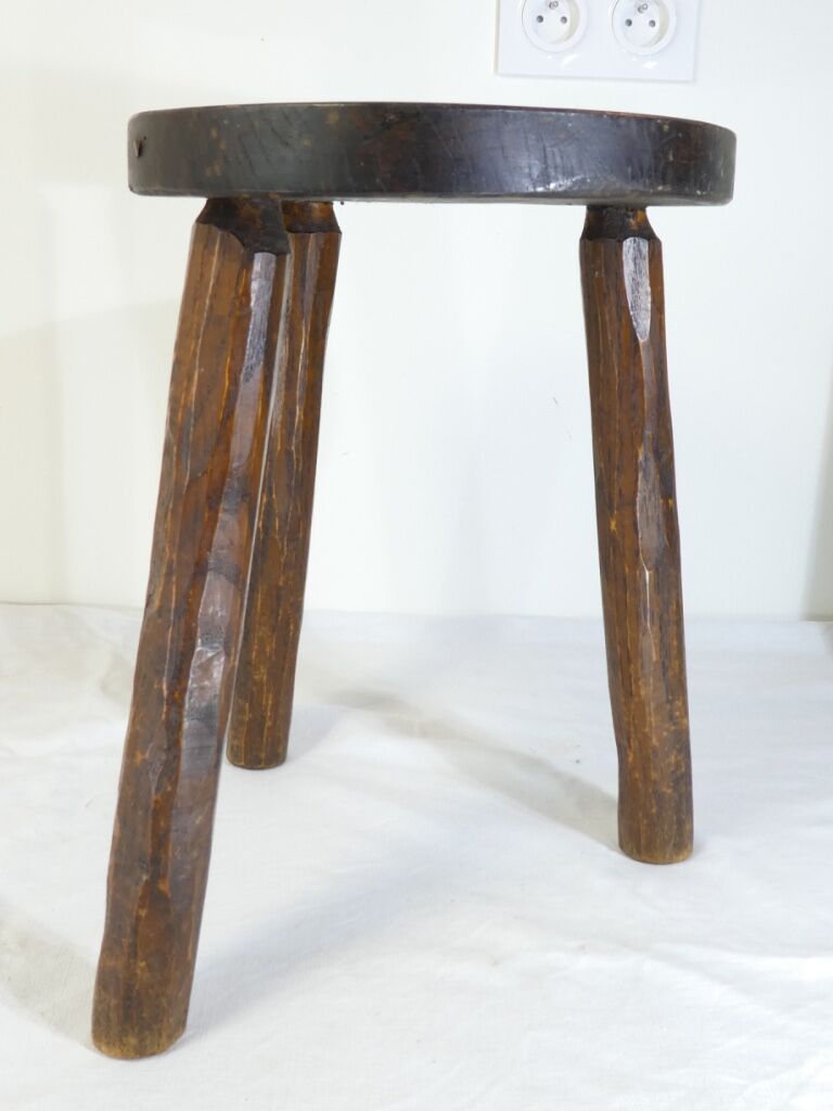 Wooden tripod 50