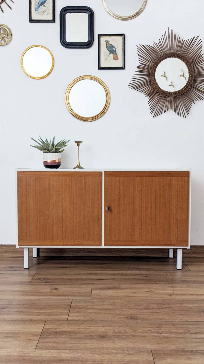 Vintage 2-door sideboard