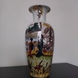 Victoria porcelain vase