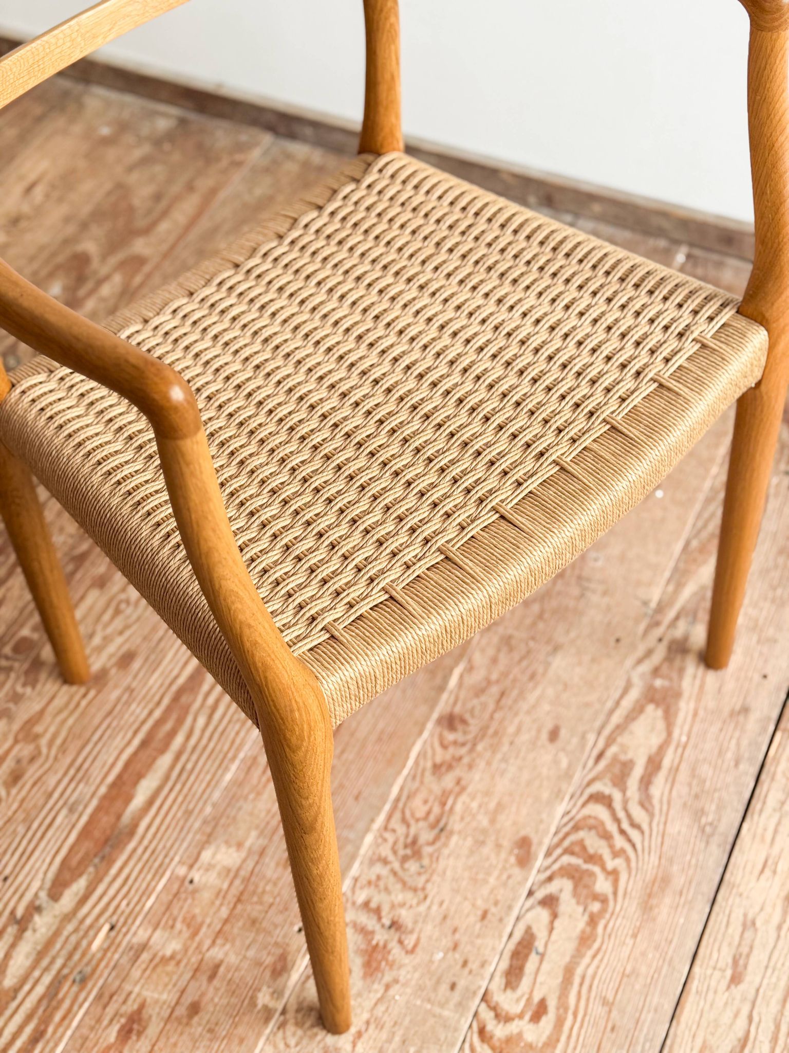 Fauteuil rare modèle 62 par Niels O. Møller en chêne, Danemark