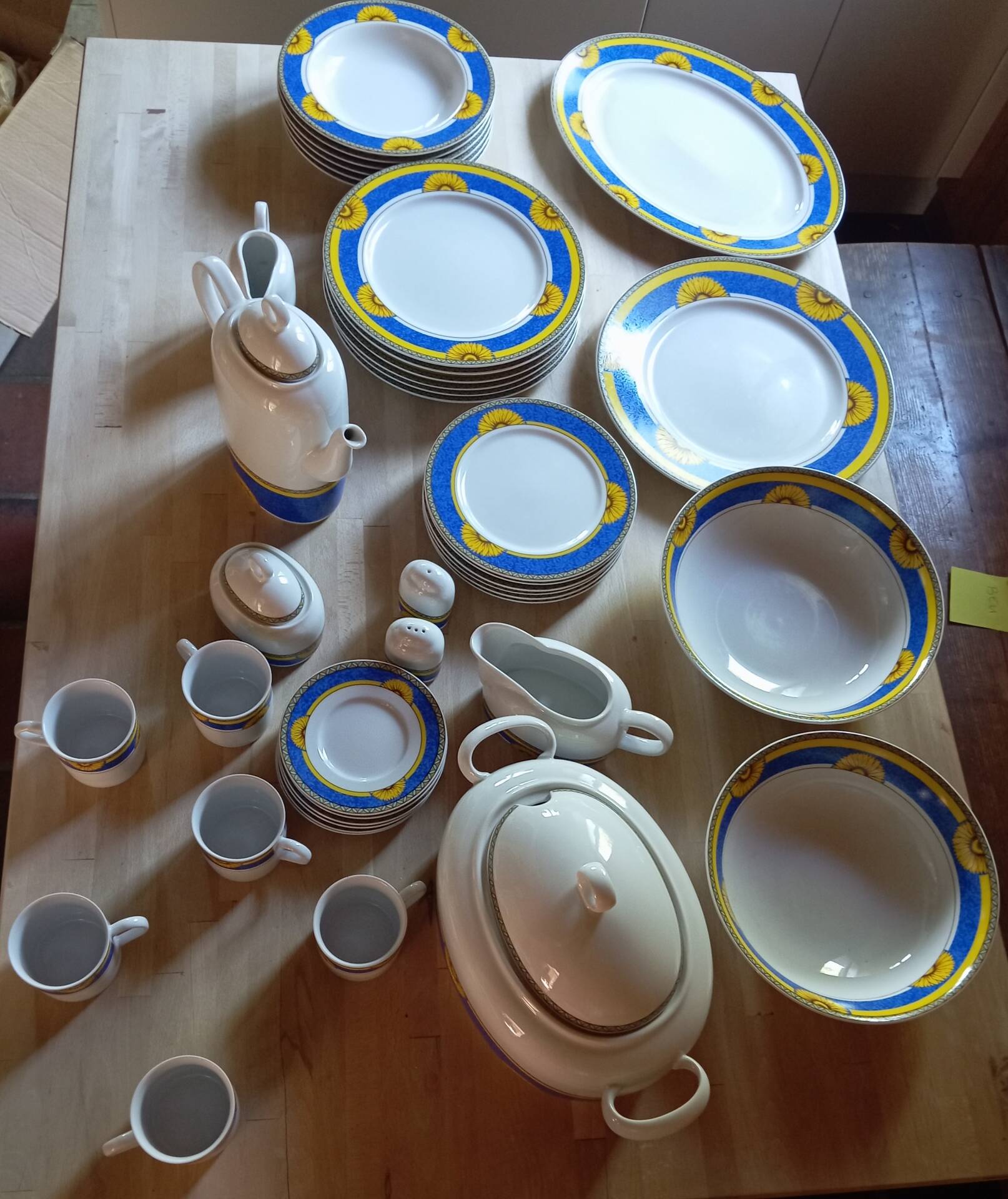 Complete table service new in bohemian porcelain thun 1794 - 42 pieces