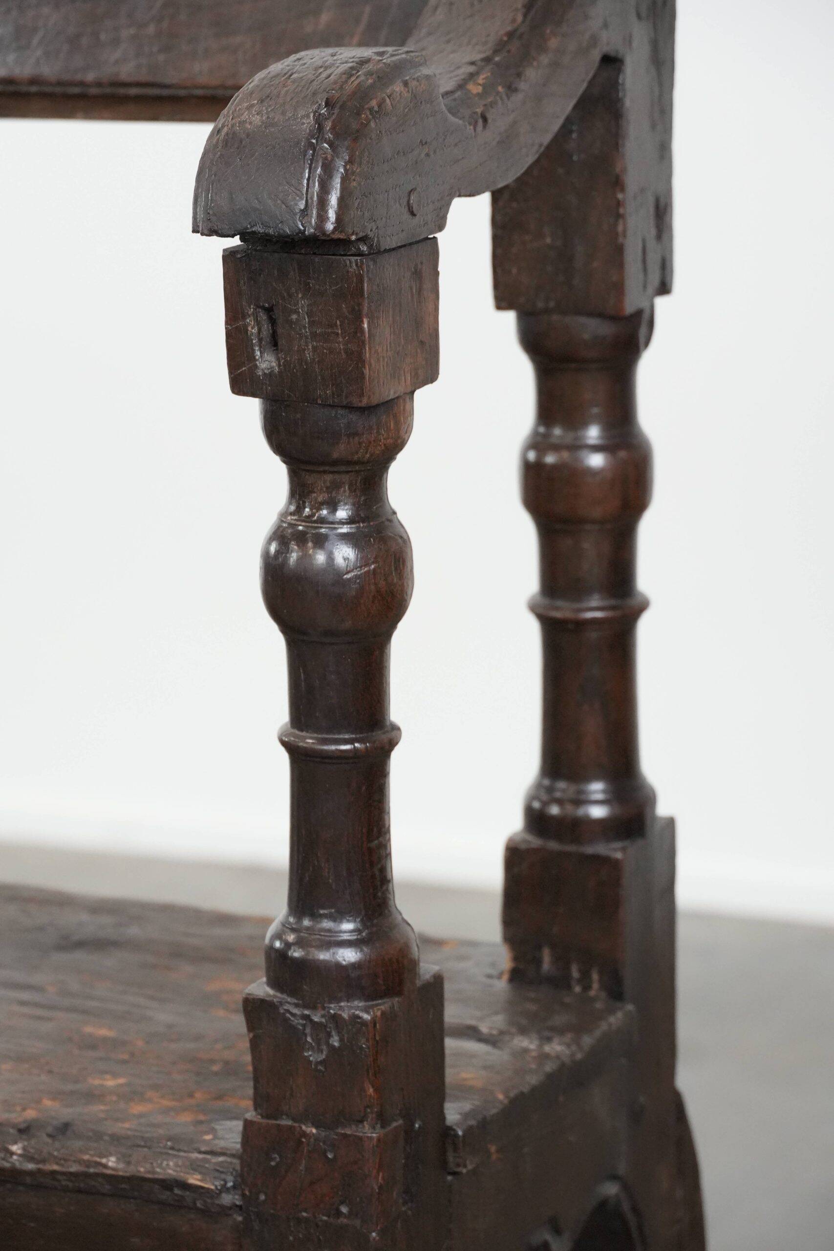 Antique English early 19th century hall bench made of oak