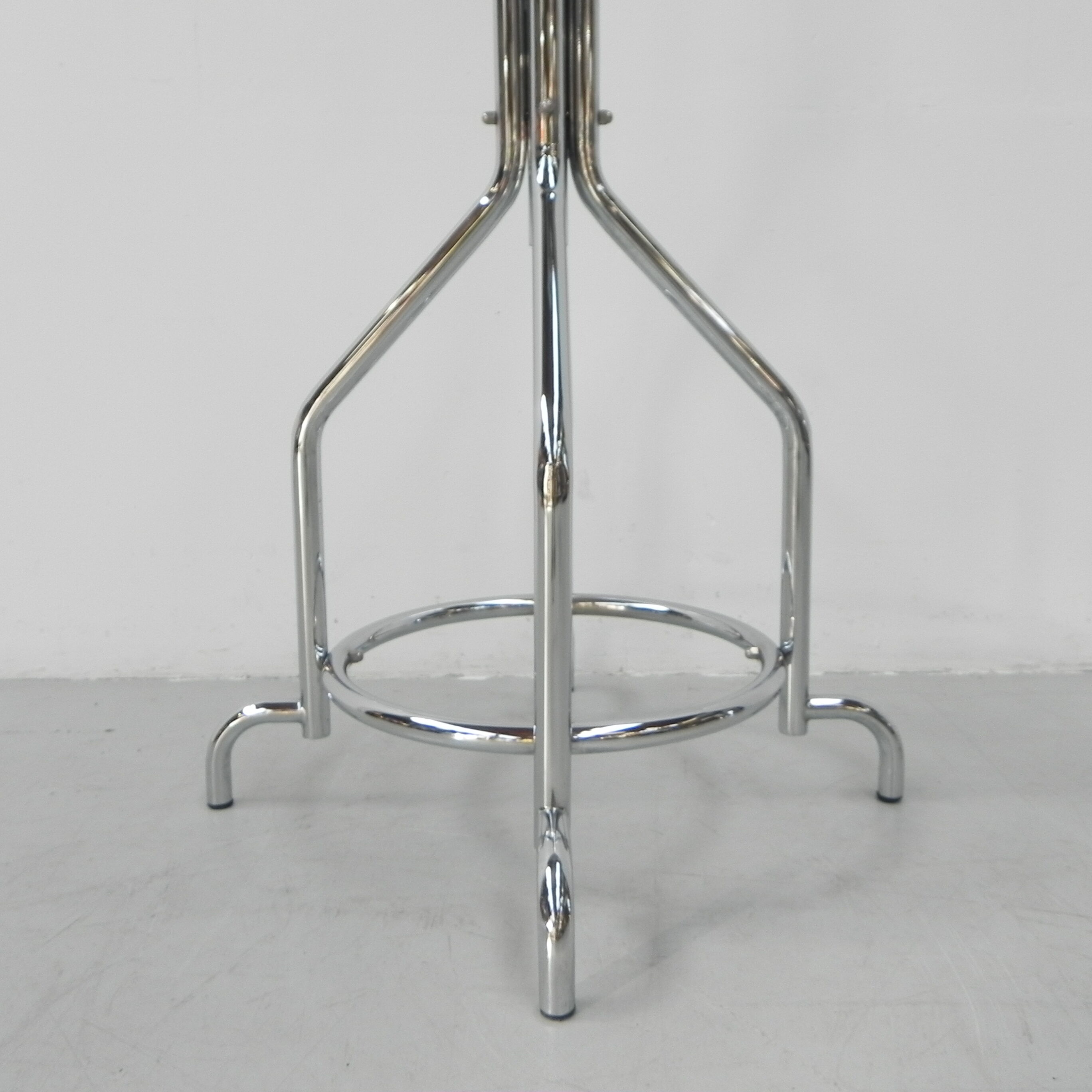 Standing chrome-plated Tubax coat rack