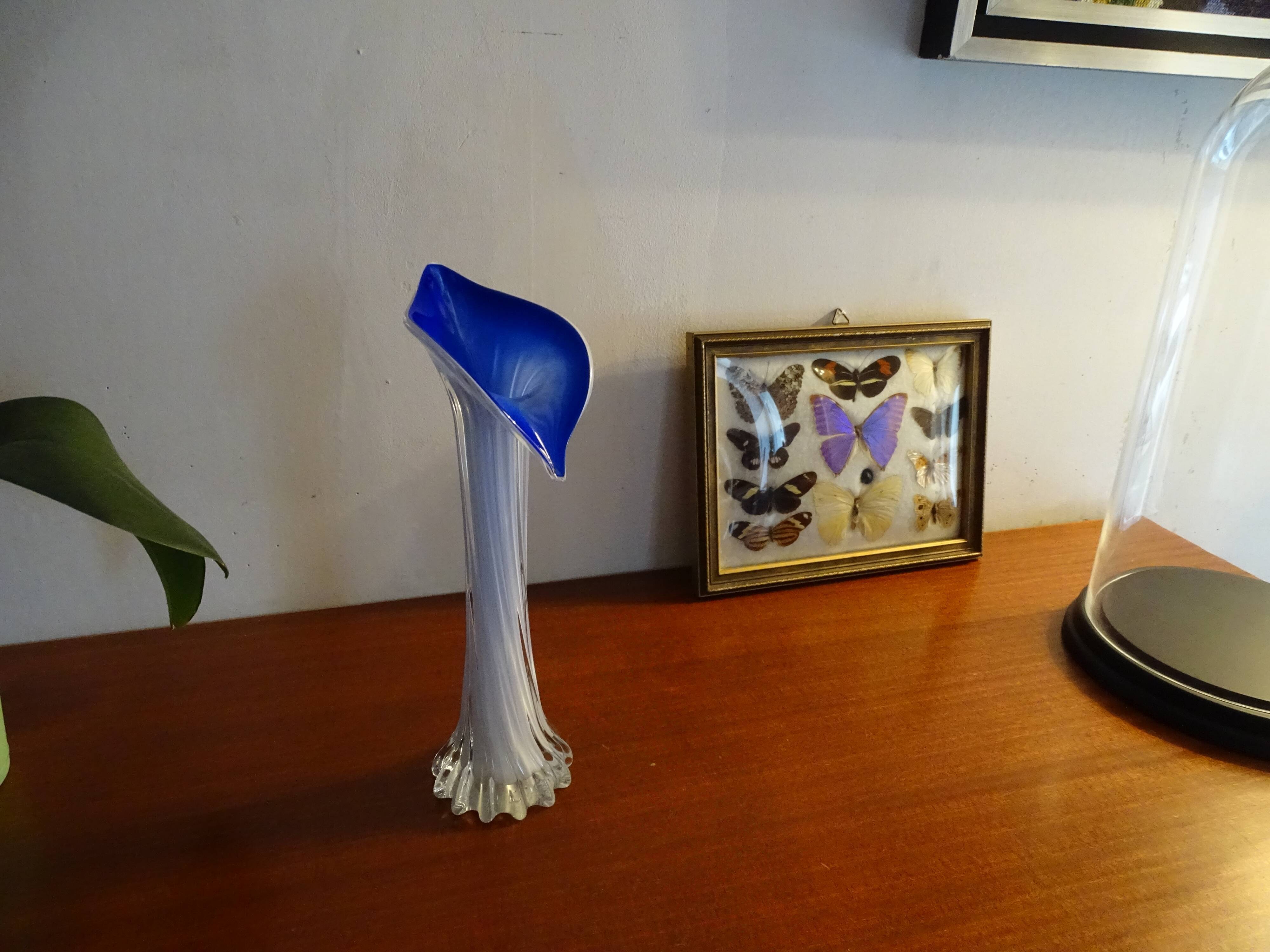 Murano glass vase twisted flower neck