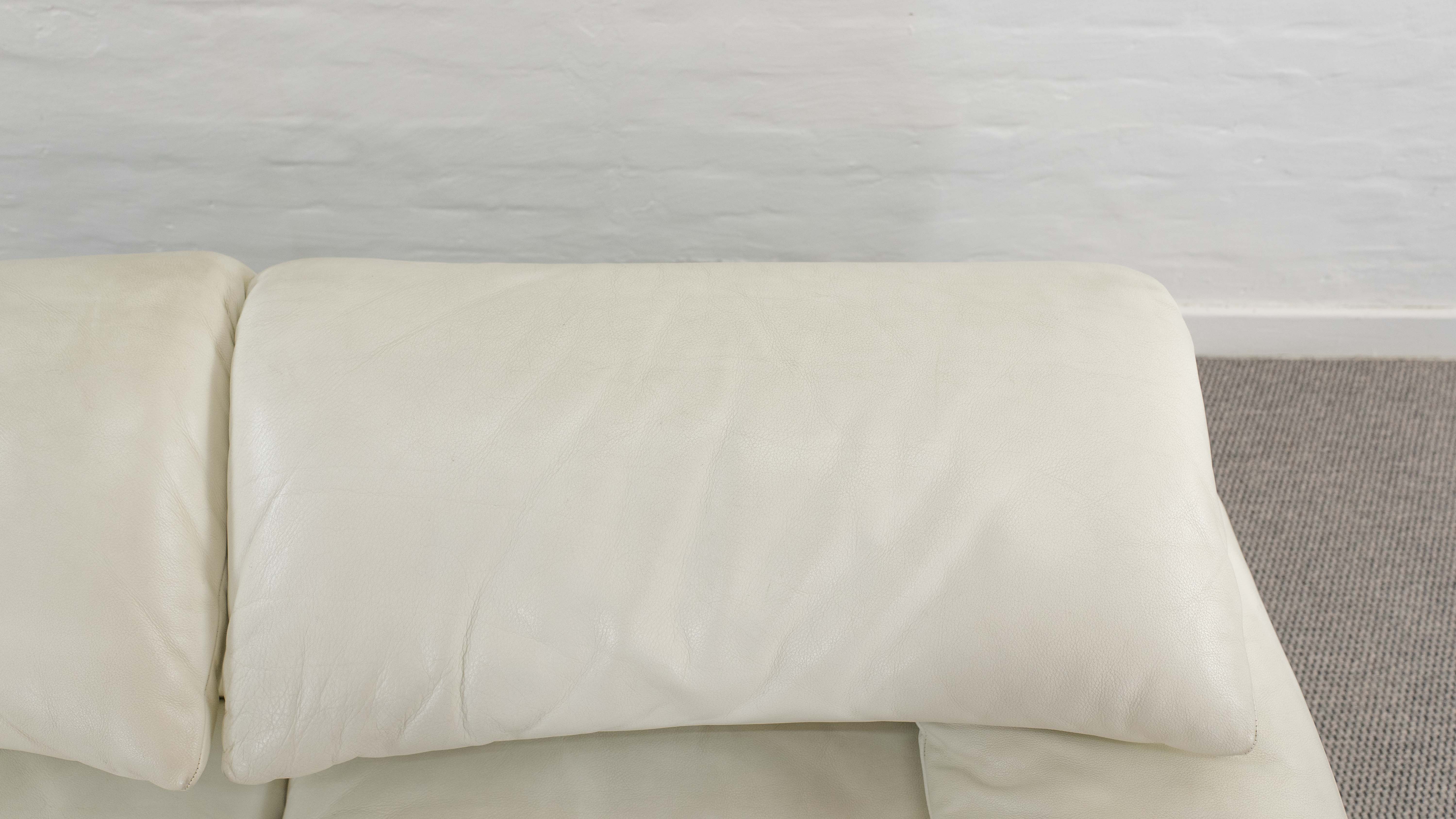 Maralunga 2-seater sofa in white leather by Vico Magistretti for Cassina