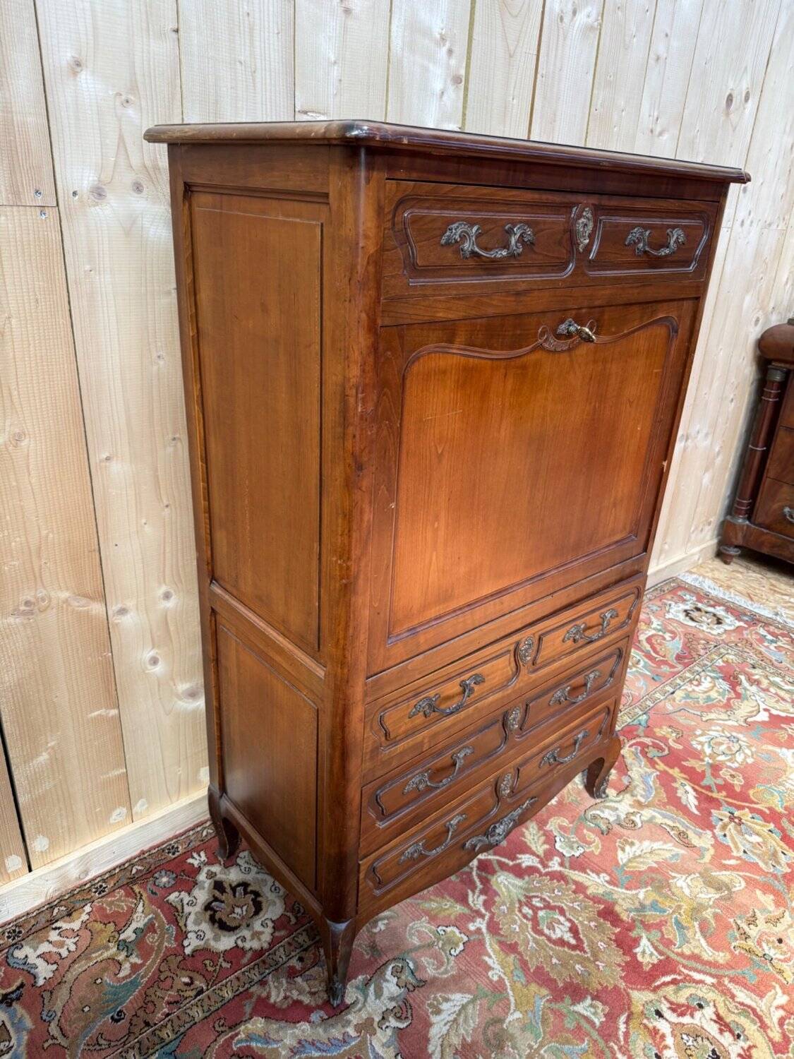 Secretary with drop-leaf in Louis XV style – Solid cherry wood – Chiselled bronze