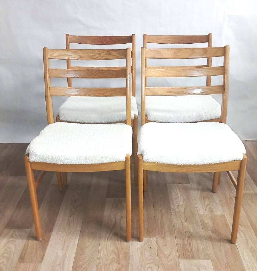 Set of 4 Vintage Scandinavian chairs in white boucle fabric, Sweden, 1920s.