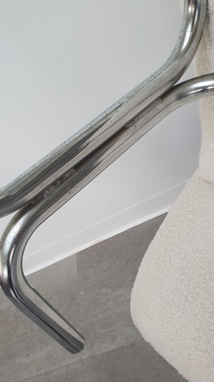 Pair of loop design heaters