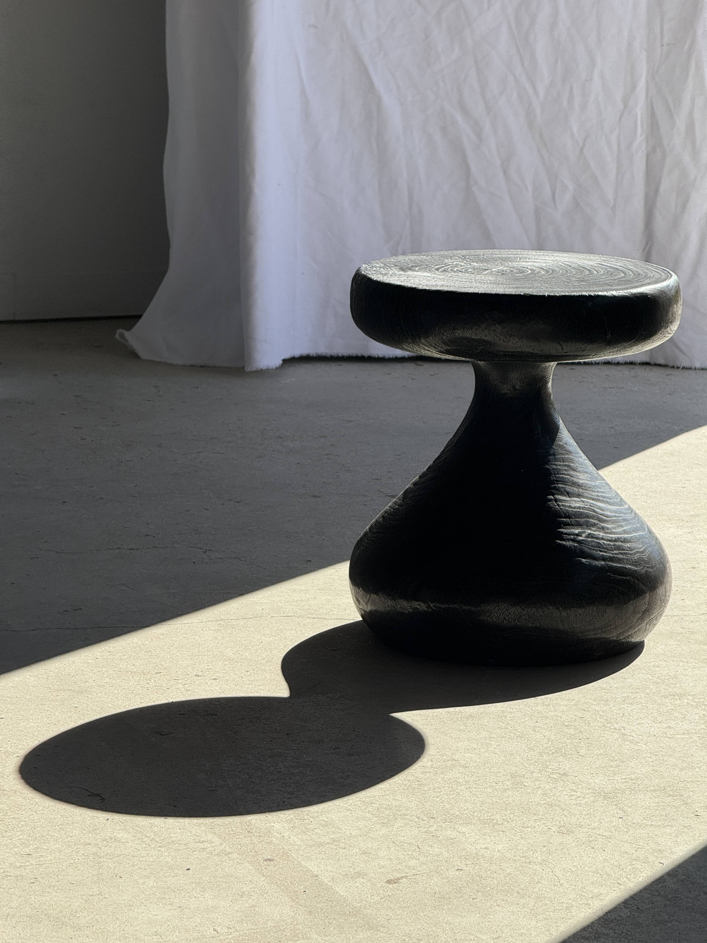 Pawn Black - Stool, side table, end table in solid mango wood.