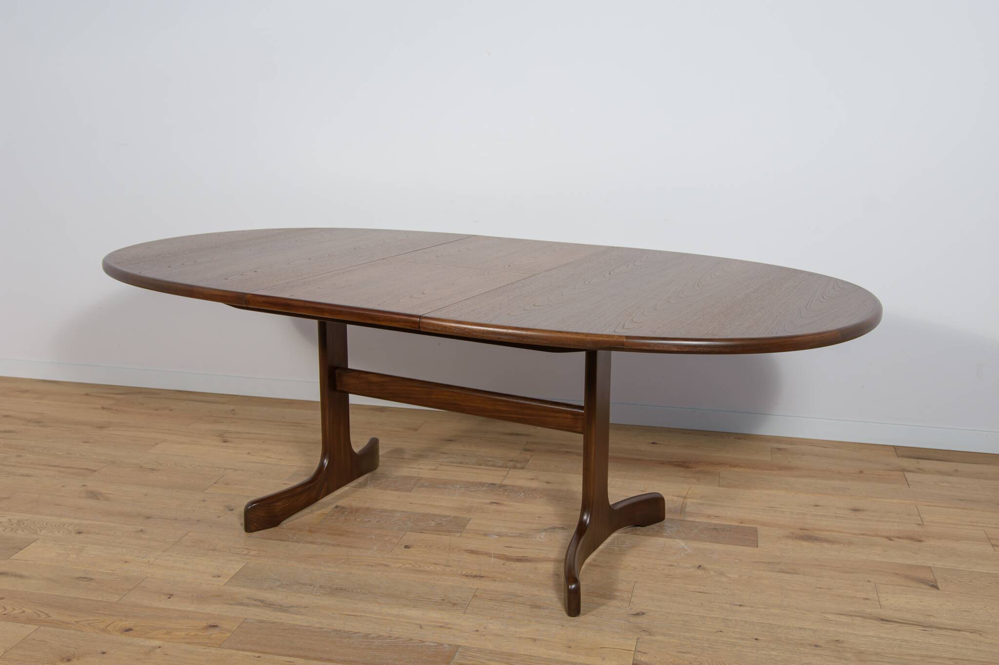 Mid-century oval teak dining table, G-Plan, UK, 1960s