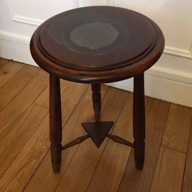 Tripod stool