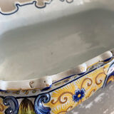 Large hollow dish / cut on feet