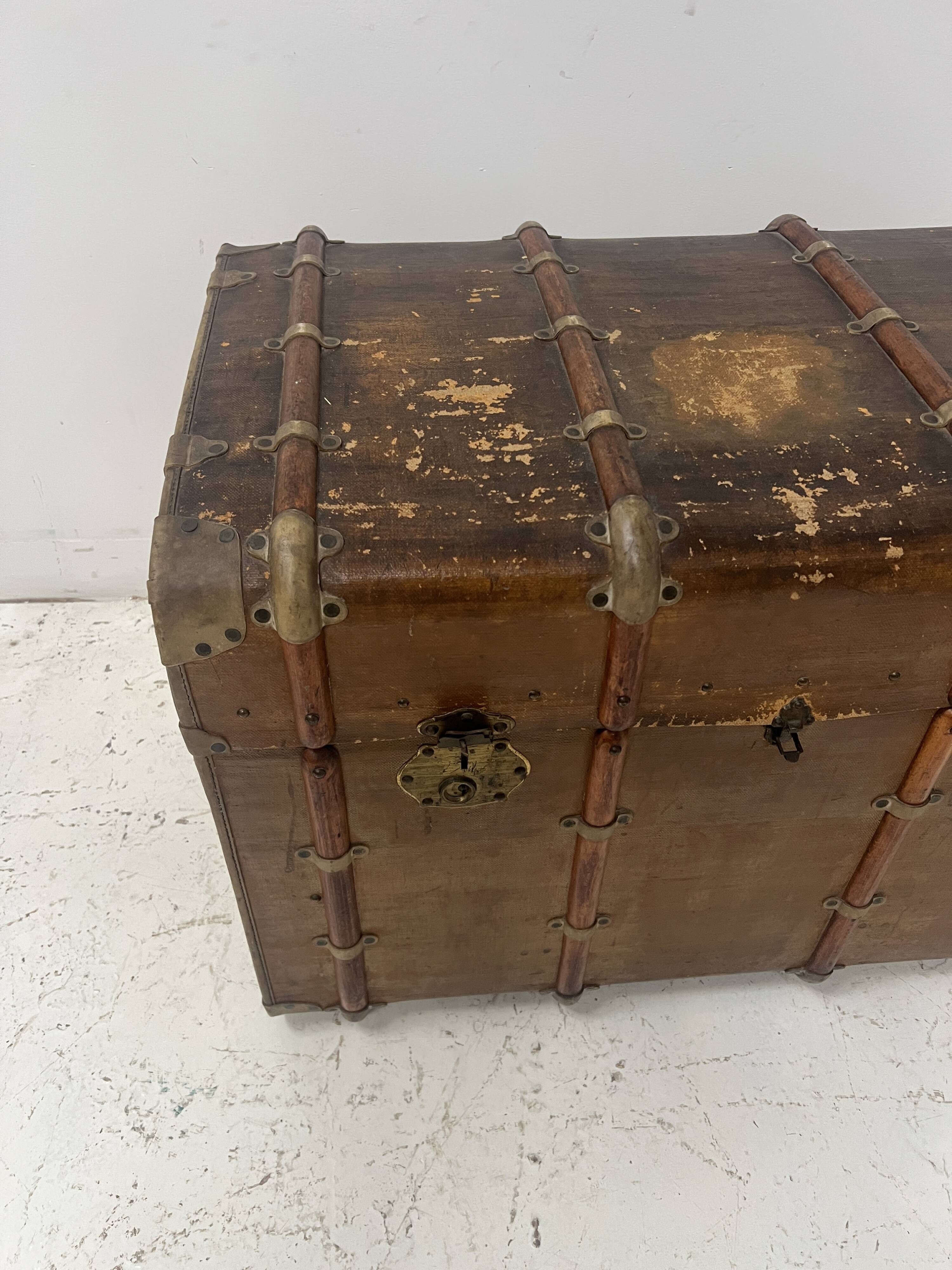 Ancienne malle de voyage a intérieur compartimenté XX siècle