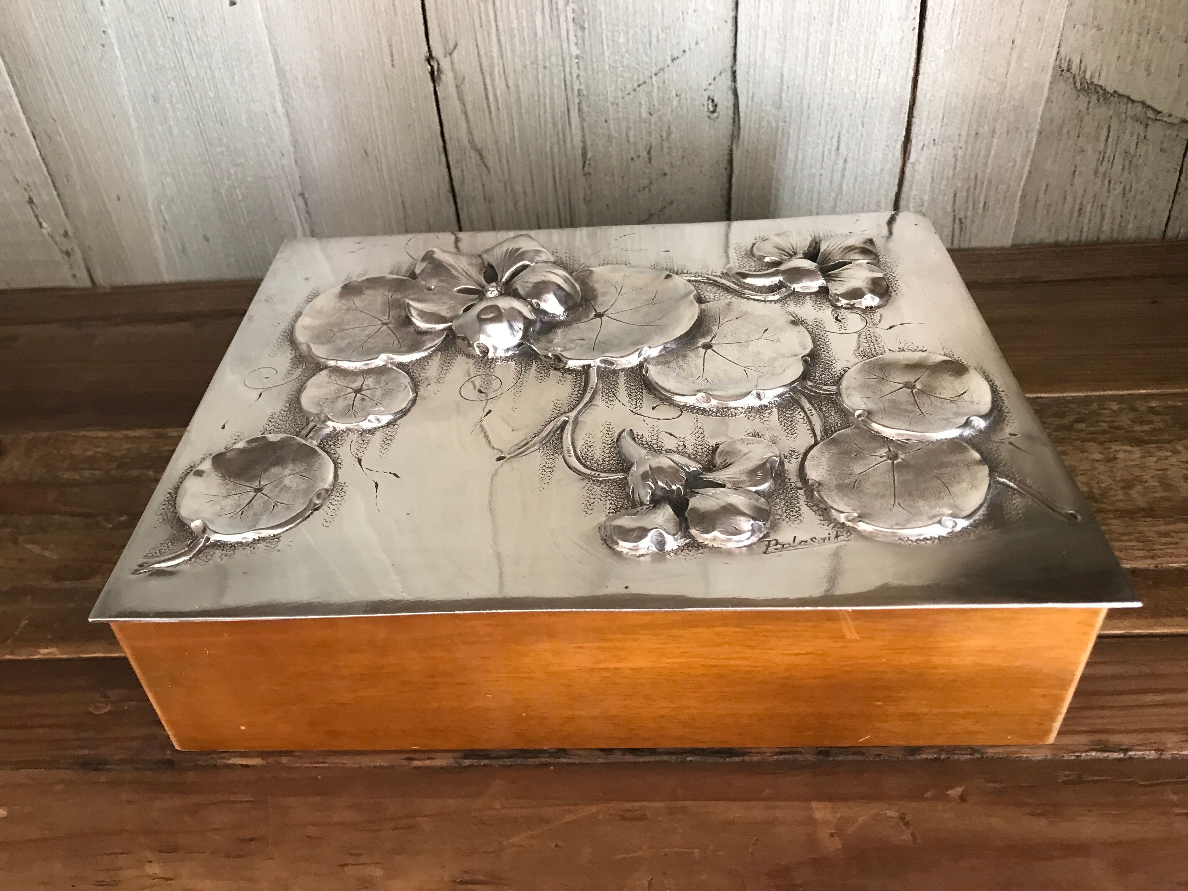 Coffret métal argenté et bois années 50